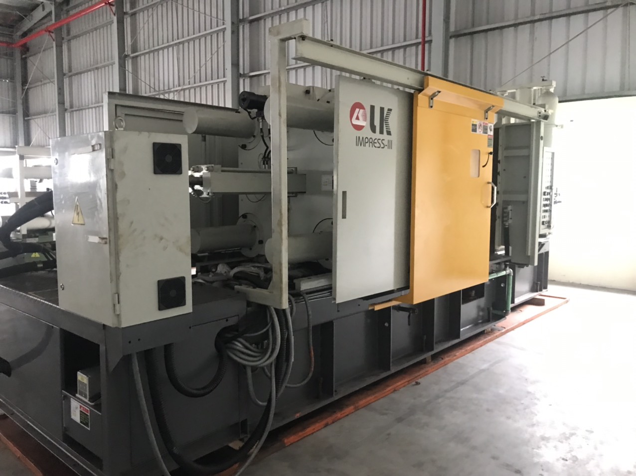 plastic injection machine (3).jpg